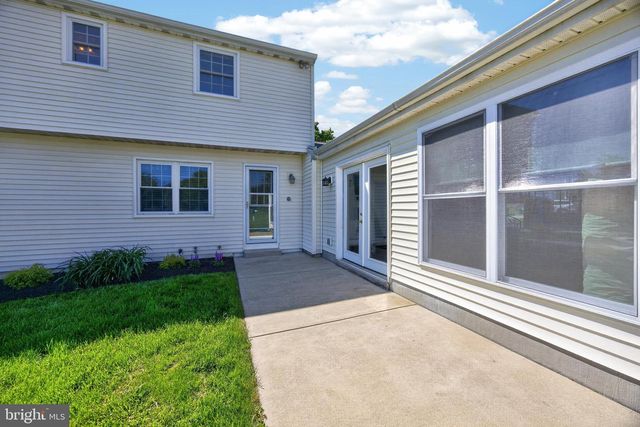 2 REVERE LN, Glenmoore, PA 19343