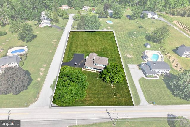 2 REVERE LN, Glenmoore, PA 19343