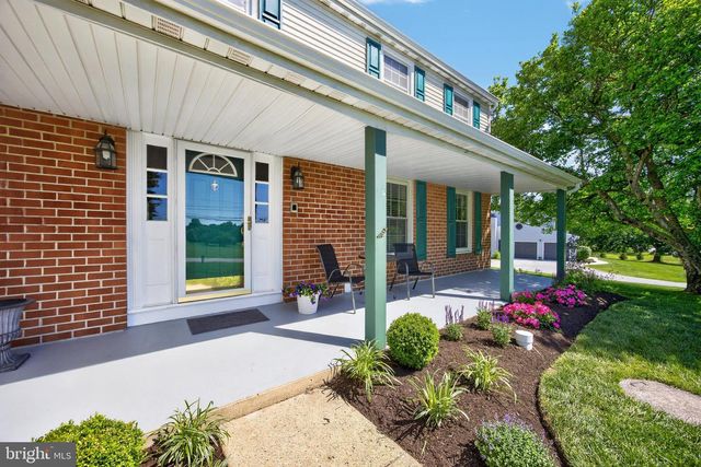 2 REVERE LN, Glenmoore, PA 19343