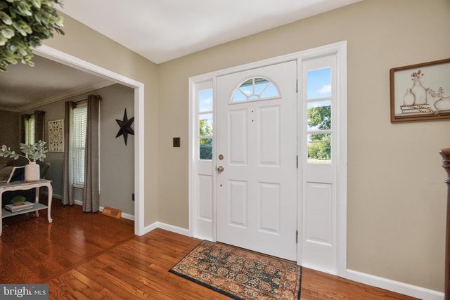 2 REVERE LN, Glenmoore, PA 19343