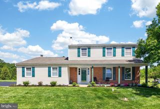 2 REVERE LN, Glenmoore, PA 19343