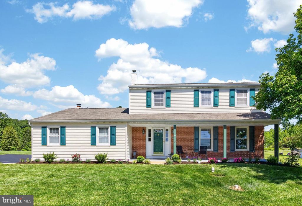 2 REVERE LN, Glenmoore, PA 19343