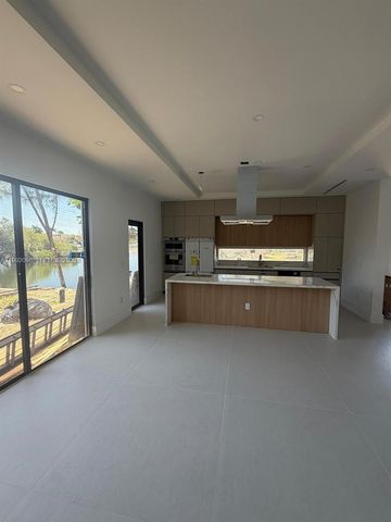 201 NW 14 WAY, Dania Beach, FL 33004