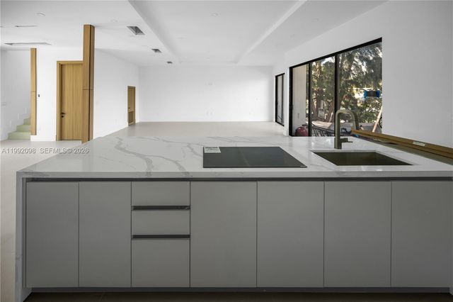 201 NW 14 WAY, Dania Beach, FL 33004