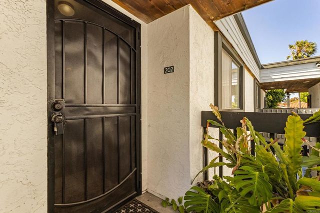 4055 Falcon St 202, San Diego, CA 92103