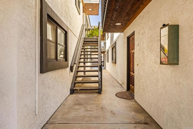 4055 Falcon St 202, San Diego, CA 92103