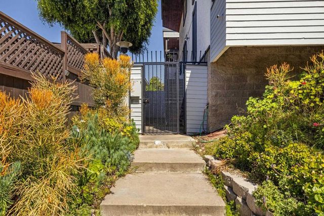4055 Falcon St 202, San Diego, CA 92103