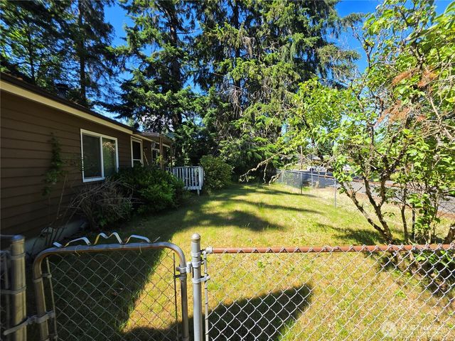 3591 Pine Road, Bremerton, WA 98310