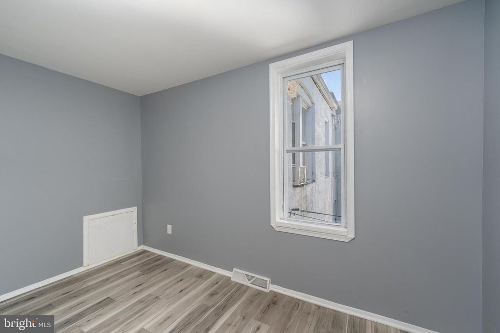 Image 10 of property listing at 2646 LAURETTA AVE, Baltimore, MD 21223