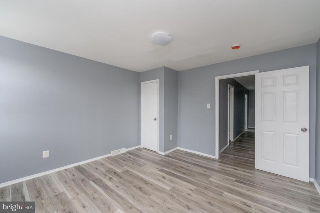 Image 8 of property listing at 2646 LAURETTA AVE, Baltimore, MD 21223