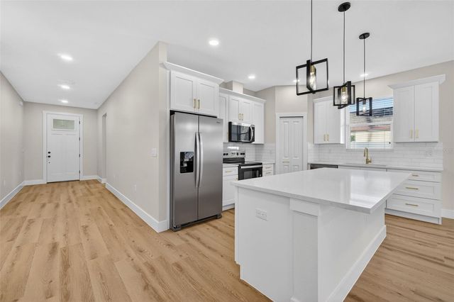 19326 CENTER STREET, Brooksville, FL 34601