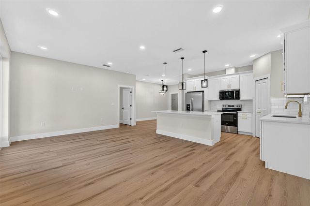 19326 CENTER STREET, Brooksville, FL 34601