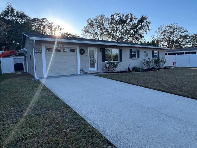 9328 FOREST HILLS, Tampa, FL 33612