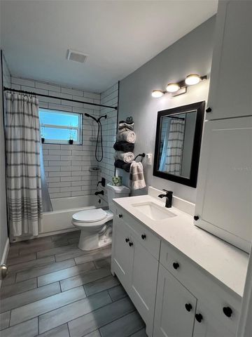 9328 FOREST HILLS, Tampa, FL 33612