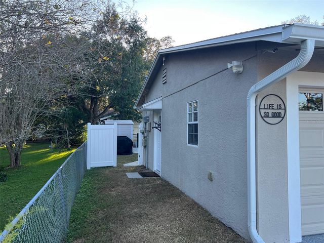 9328 FOREST HILLS, Tampa, FL 33612