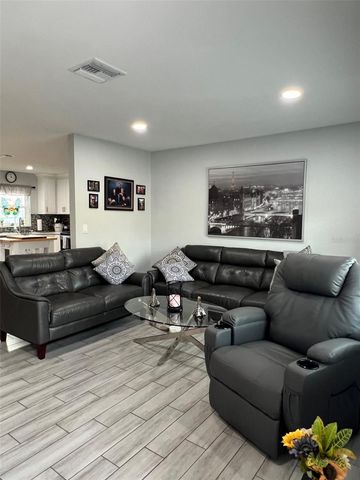 9328 FOREST HILLS, Tampa, FL 33612