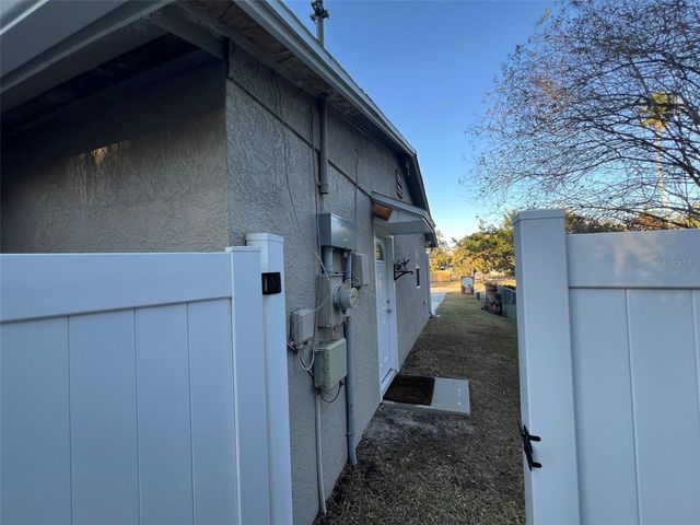 9328 FOREST HILLS, Tampa, FL 33612