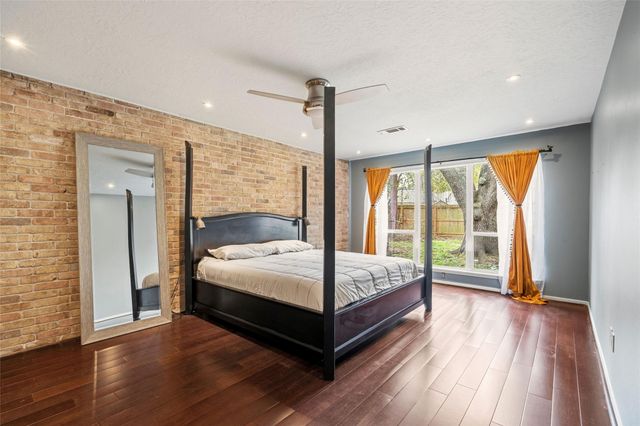 16203 Longvale Drive, Houston, TX 77059