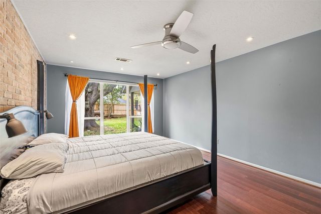 16203 Longvale Drive, Houston, TX 77059