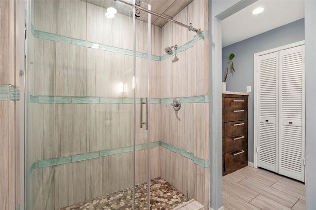 16203 Longvale Drive, Houston, TX 77059