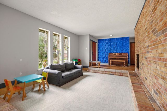 16203 Longvale Drive, Houston, TX 77059