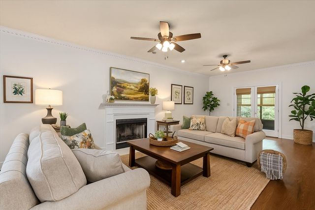 104 Midlothian Court W, Aiken, SC 29803