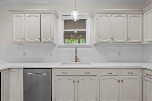 104 Midlothian Court W, Aiken, SC 29803