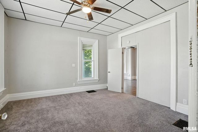 325 KIRKWOOD Boulevard, Davenport, IA 52803