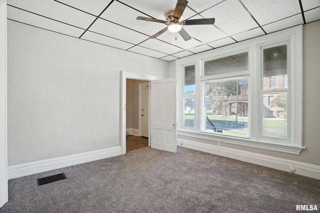 325 KIRKWOOD Boulevard, Davenport, IA 52803