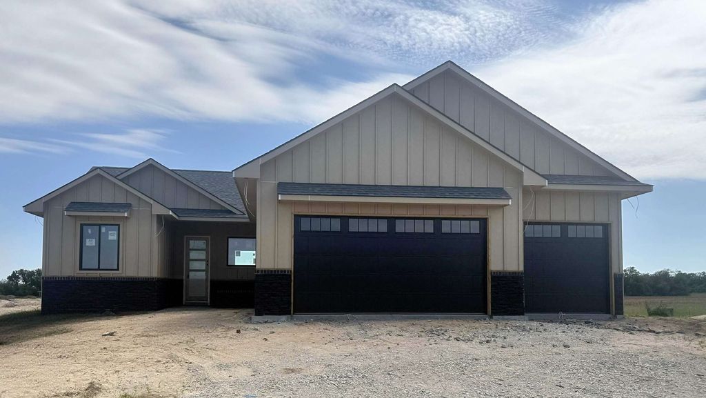 1329 W Greenvale St, Goddard, KS 67052