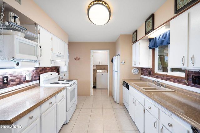 9907 W DESERT FOREST Circle W, Sun City, AZ 85351