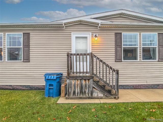 6267 Imperial Dr., Fenton, MI 48430