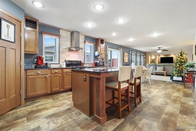 6267 Imperial Dr., Fenton, MI 48430