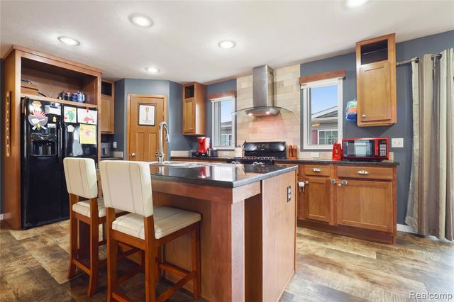 6267 Imperial Dr., Fenton, MI 48430