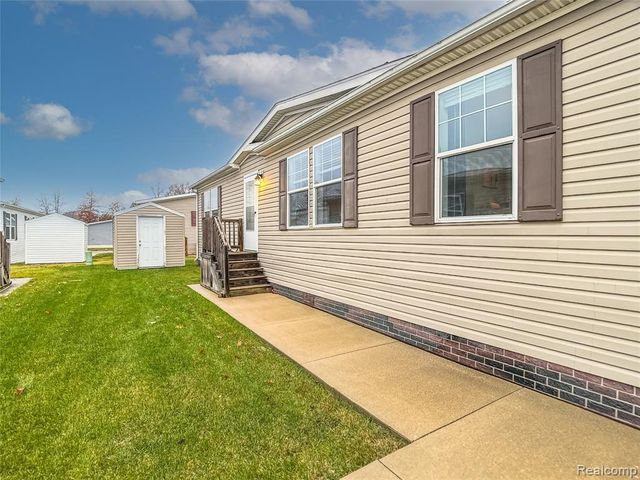 6267 Imperial Dr., Fenton, MI 48430