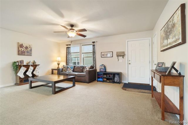 6267 Imperial Dr., Fenton, MI 48430