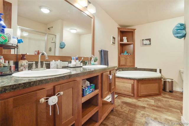 6267 Imperial Dr., Fenton, MI 48430