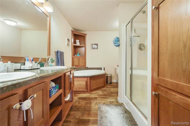 6267 Imperial Dr., Fenton, MI 48430