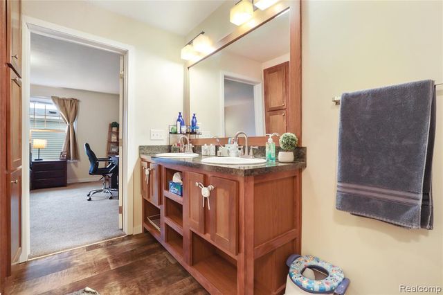 6267 Imperial Dr., Fenton, MI 48430