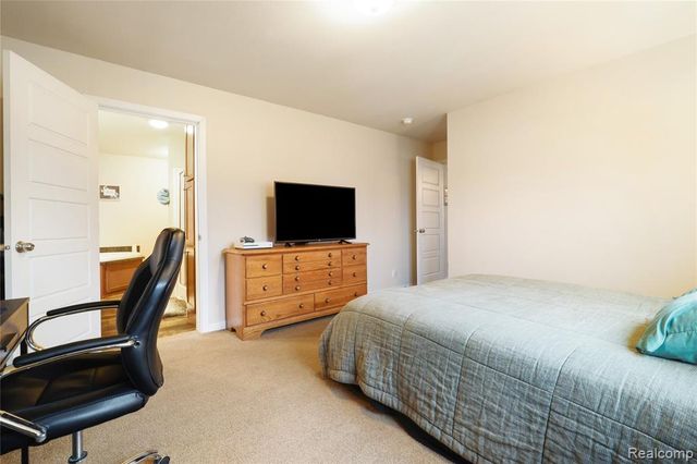 6267 Imperial Dr., Fenton, MI 48430