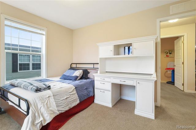 6267 Imperial Dr., Fenton, MI 48430