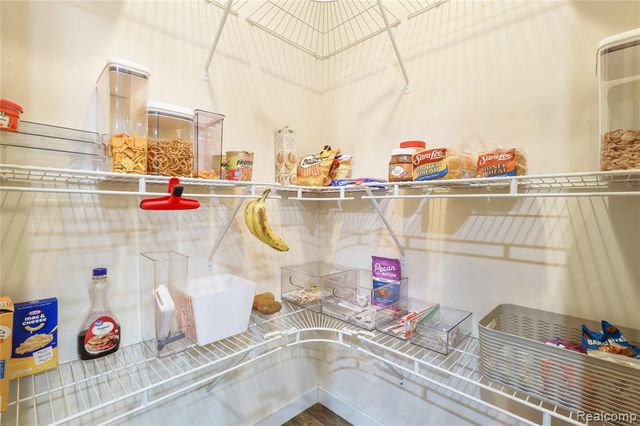 6267 Imperial Dr., Fenton, MI 48430