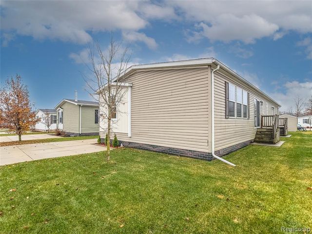 6267 Imperial Dr., Fenton, MI 48430