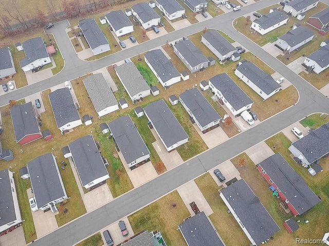 6267 Imperial Dr., Fenton, MI 48430