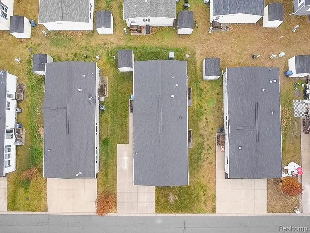 6267 Imperial Dr., Fenton, MI 48430