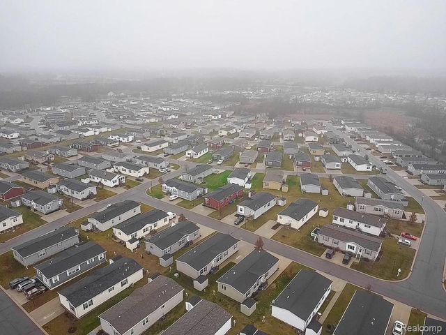 6267 Imperial Dr., Fenton, MI 48430