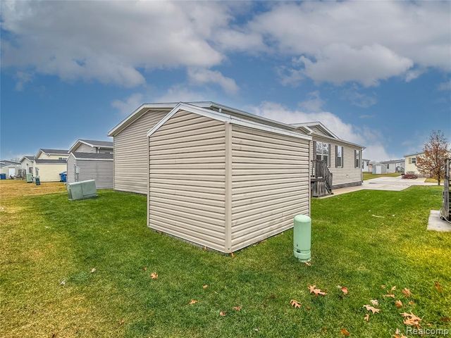 6267 Imperial Dr., Fenton, MI 48430