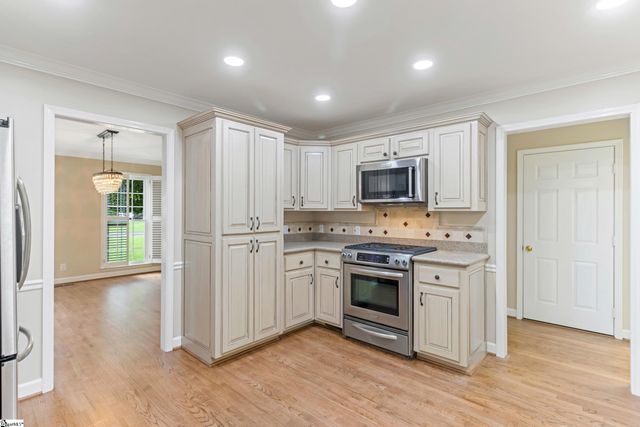 100 Moss Creek Court, Greenville, SC 29609