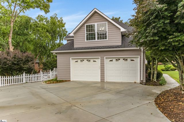 100 Moss Creek Court, Greenville, SC 29609