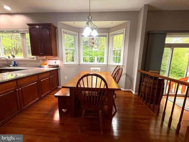 10004 MANOR PL, Fairfax, VA 22032